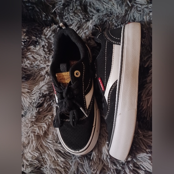 Levi's kid shoes size 12 - Picture 5 of 7